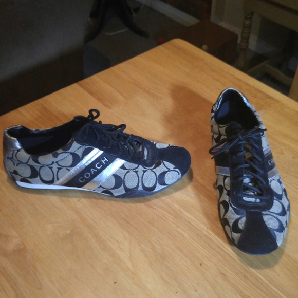 Shoes - Picture 3 of 3